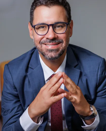 Dr. José Américo Gomides de Sousa — Cirurgião Bariátrico e do Aparelho Digestivo